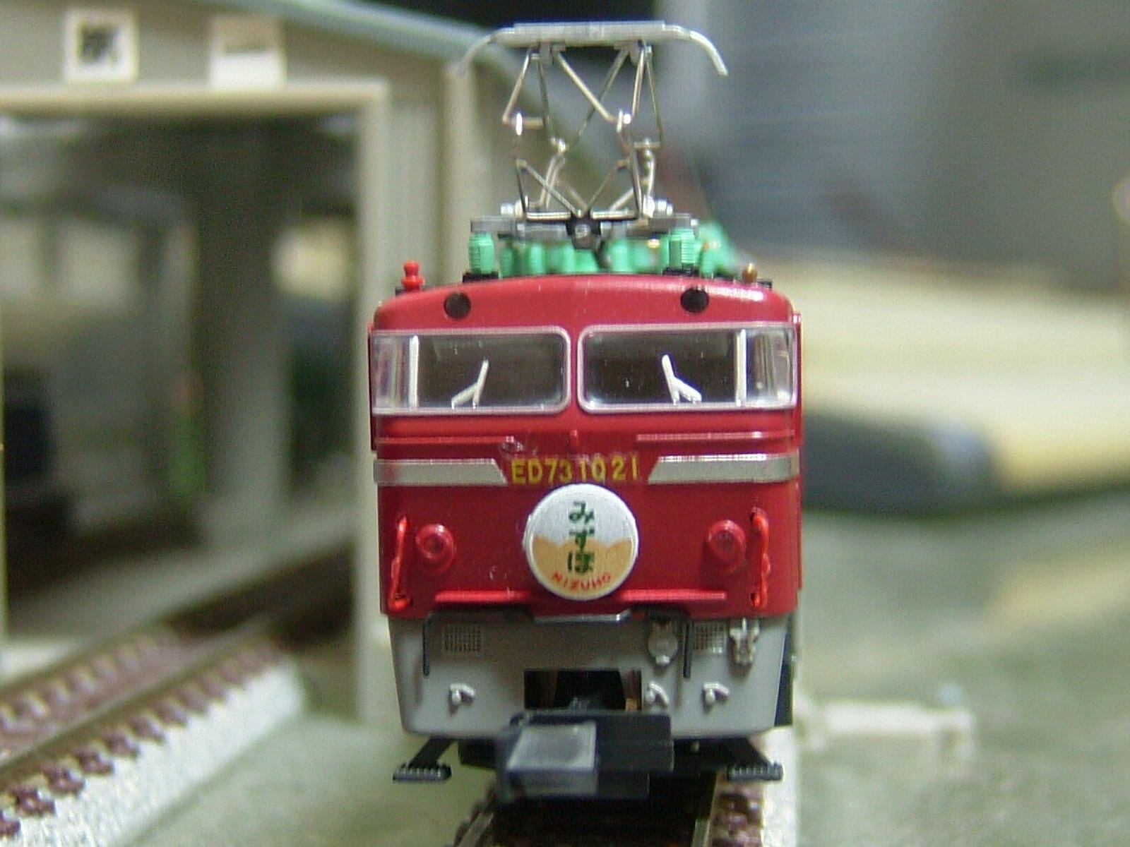 KATO ED73-1000番台入線！: Mr.Tetsuoの鉄道と芸能界系の話題と