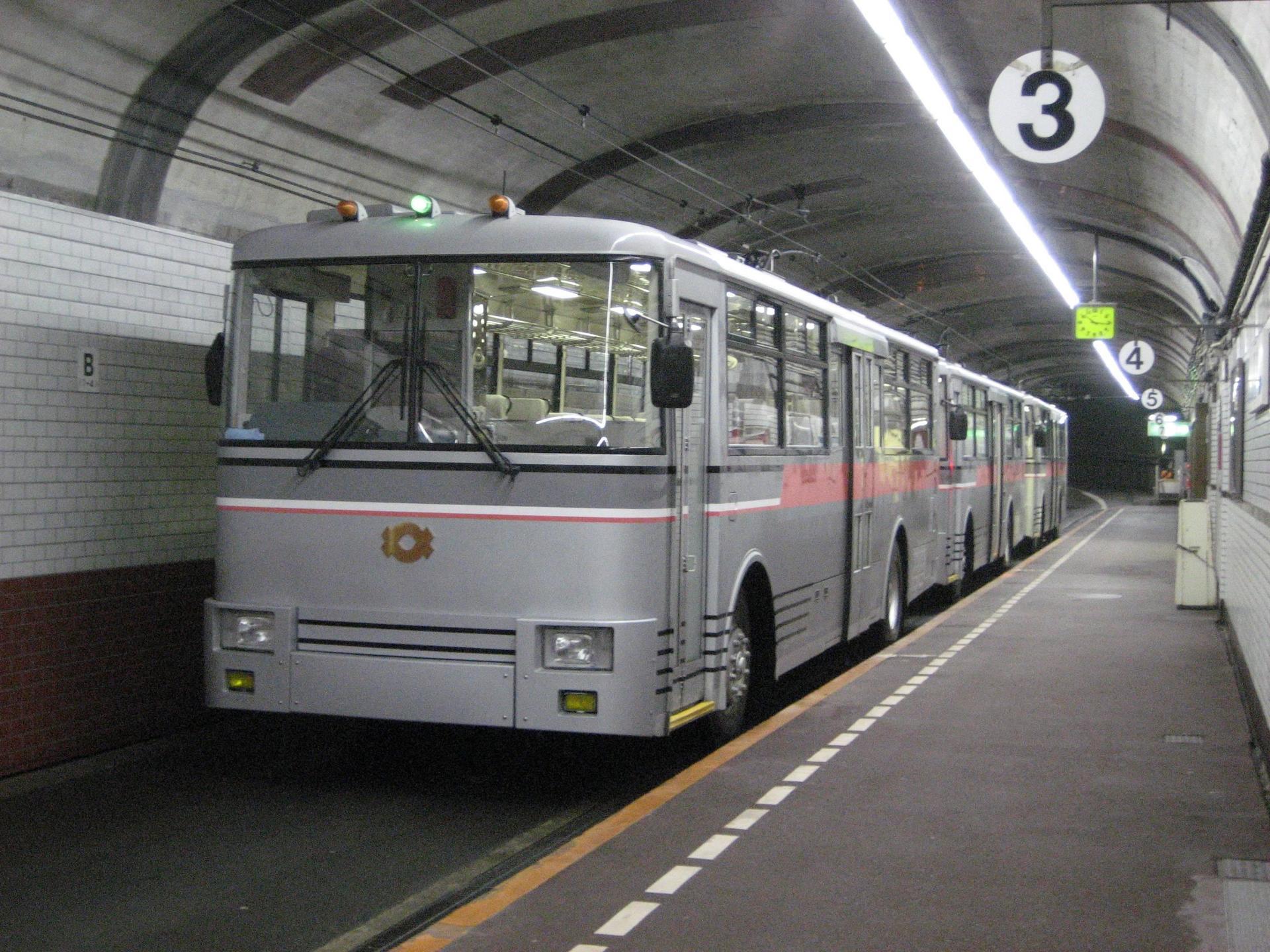 都営交通の隠れた存在―トロリーバス: Mr.Tetsuoの鉄道と芸能界系の話題 